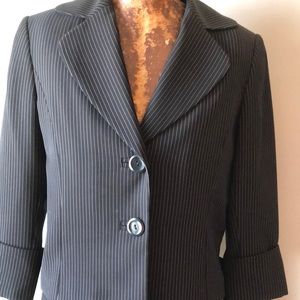 Woman’s Dress Suit. Size 4